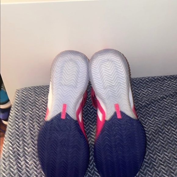 Nike Breast cancer shoes - Picture 2 of 2